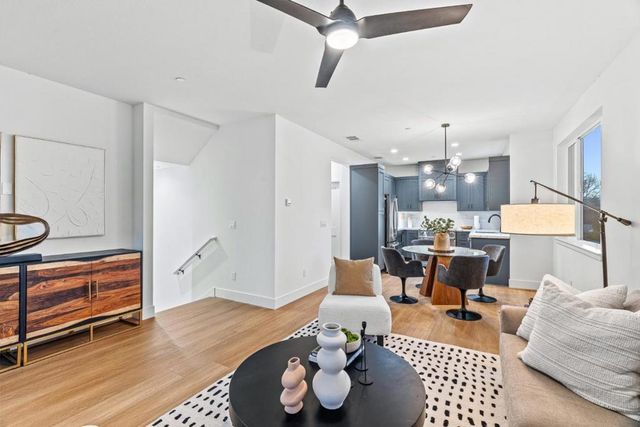 943 Woodside Road, Redwood City, CA 94061
