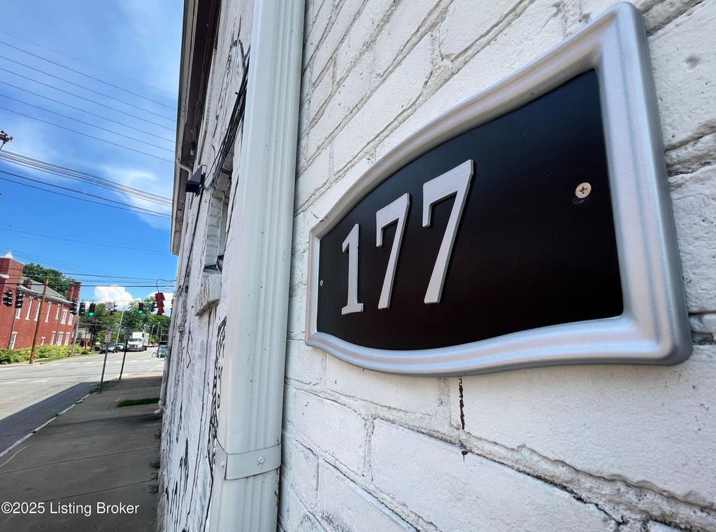 177 Pope St 201, Louisville, KY 40206