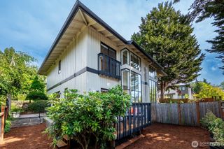 10 18th Ave #10B, Kirkland, WA 98033