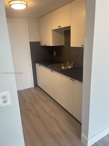 2075 NE 164th St 805, North Miami Beach, FL 33162