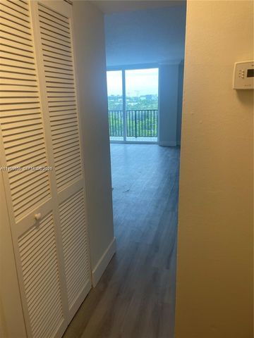 2075 NE 164th St 805, North Miami Beach, FL 33162