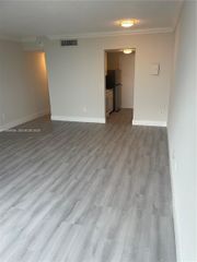 2075 NE 164th St 805, North Miami Beach, FL 33162