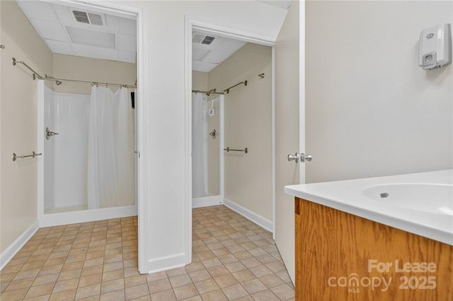 1505 Newton Drive, Statesville, NC 28677