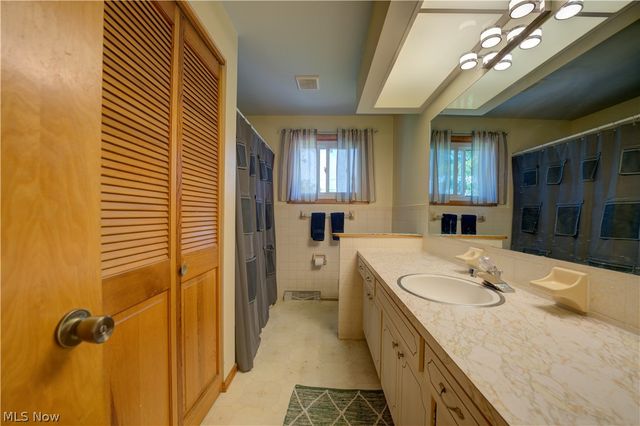 1804 W 44th Street, Lorain, OH 44053