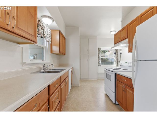 2310 Sw DOLPH Ct, Portland, OR 97219