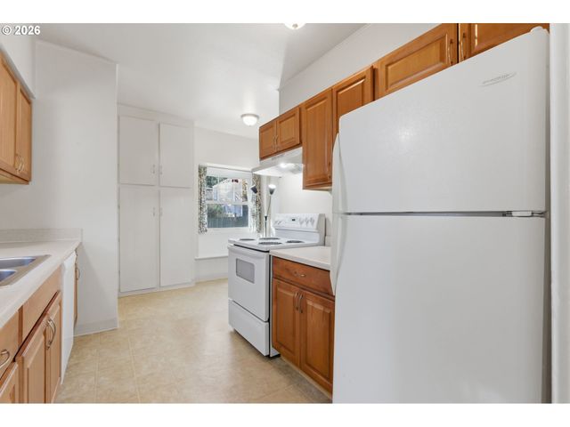 2310 Sw DOLPH Ct, Portland, OR 97219