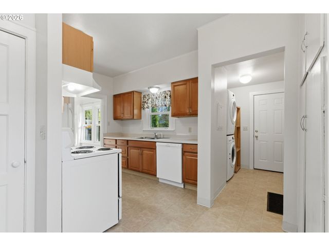 2310 Sw DOLPH Ct, Portland, OR 97219