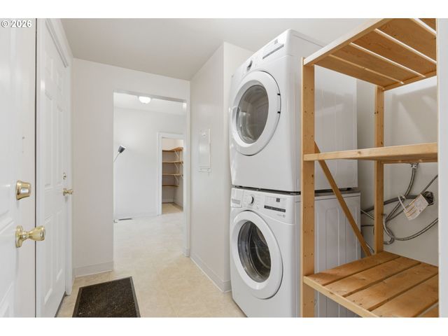 2310 Sw DOLPH Ct, Portland, OR 97219