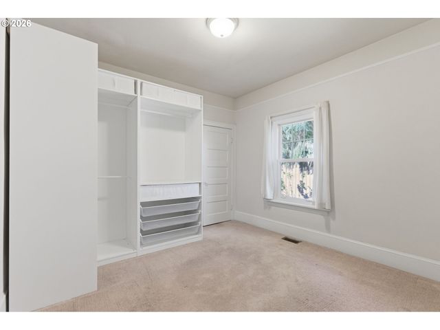 2310 Sw DOLPH Ct, Portland, OR 97219