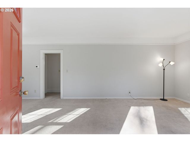 2310 Sw DOLPH Ct, Portland, OR 97219