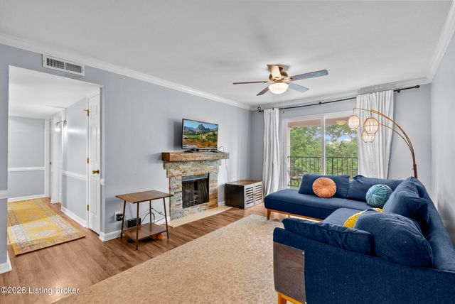 3307 Colonial Manor Cir UNIT 6B, Louisville, KY 40218