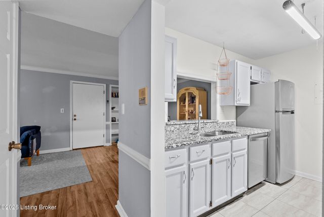 3307 Colonial Manor Cir UNIT 6B, Louisville, KY 40218