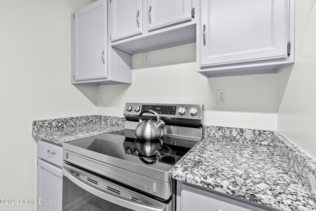 3307 Colonial Manor Cir UNIT 6B, Louisville, KY 40218
