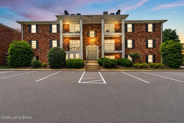 3307 Colonial Manor Cir UNIT 6B, Louisville, KY 40218