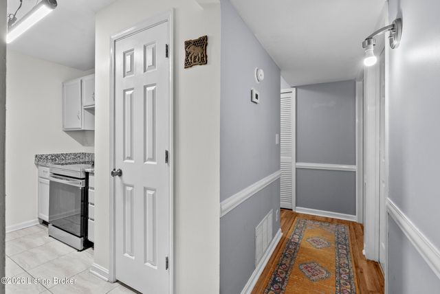 3307 Colonial Manor Cir UNIT 6B, Louisville, KY 40218