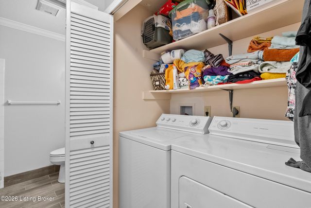 3307 Colonial Manor Cir UNIT 6B, Louisville, KY 40218