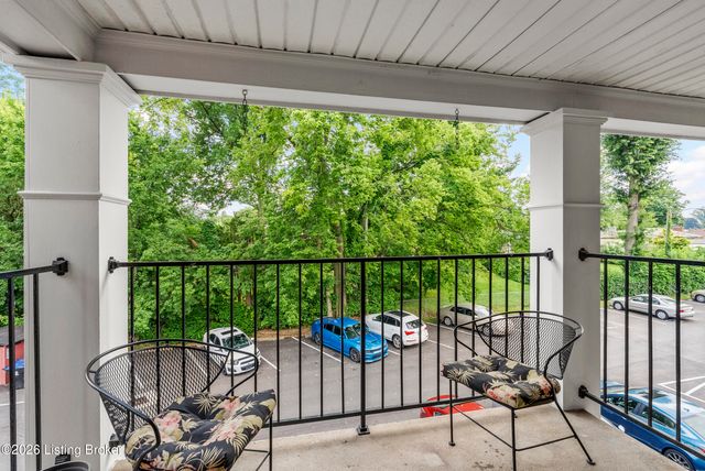 3307 Colonial Manor Cir UNIT 6B, Louisville, KY 40218