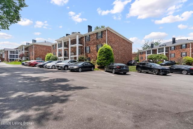 3307 Colonial Manor Cir UNIT 6B, Louisville, KY 40218
