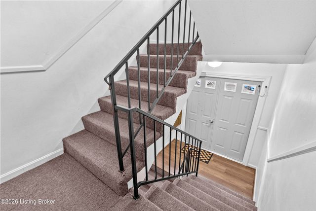 3307 Colonial Manor Cir UNIT 6B, Louisville, KY 40218