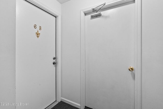 3307 Colonial Manor Cir UNIT 6B, Louisville, KY 40218