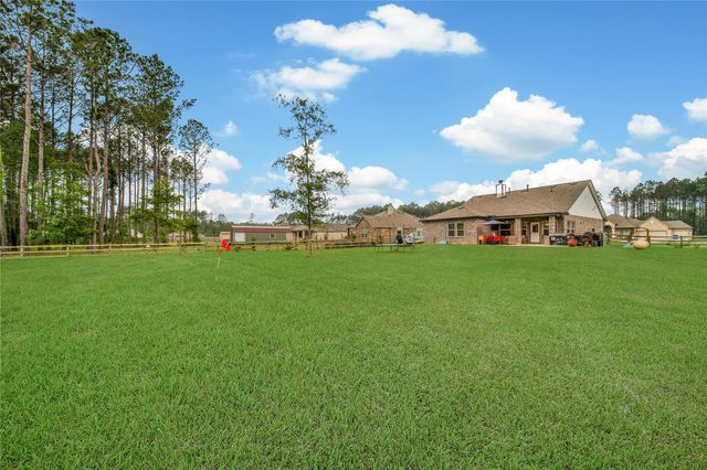 231 Road 6613, Dayton, TX 77535