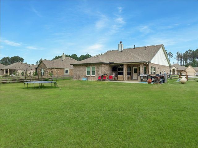 231 Road 6613, Dayton, TX 77535