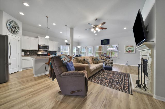 231 Road 6613, Dayton, TX 77535