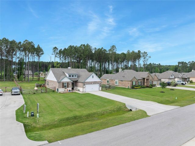 231 Road 6613, Dayton, TX 77535