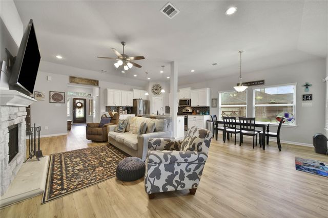 231 Road 6613, Dayton, TX 77535
