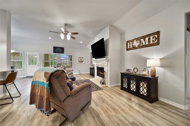 231 Road 6613, Dayton, TX 77535