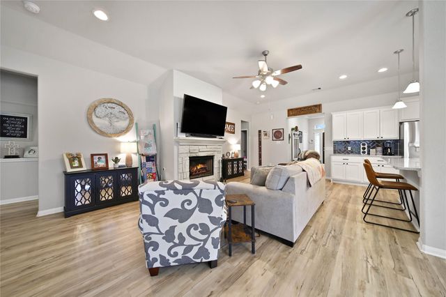 231 Road 6613, Dayton, TX 77535
