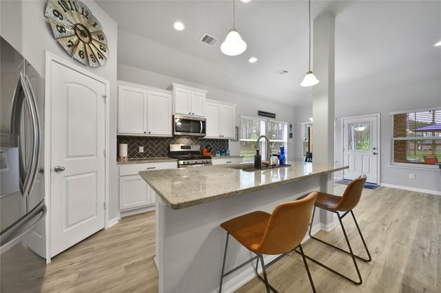 231 Road 6613, Dayton, TX 77535