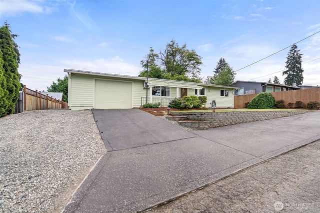 11833 SE 272nd Place, Kent, WA 98030