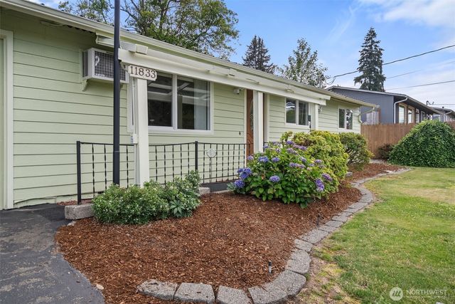 11833 SE 272nd Place, Kent, WA 98030
