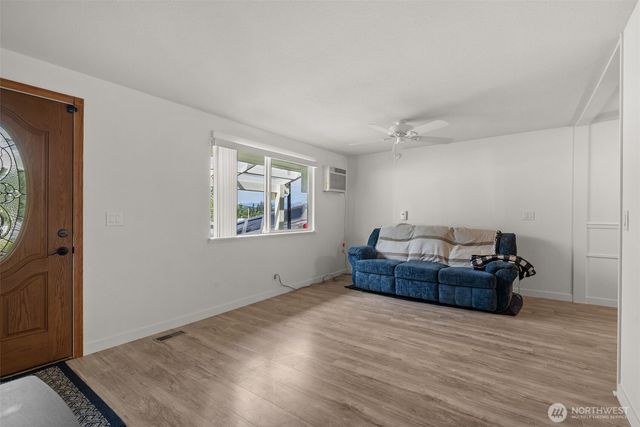 11833 SE 272nd Place, Kent, WA 98030