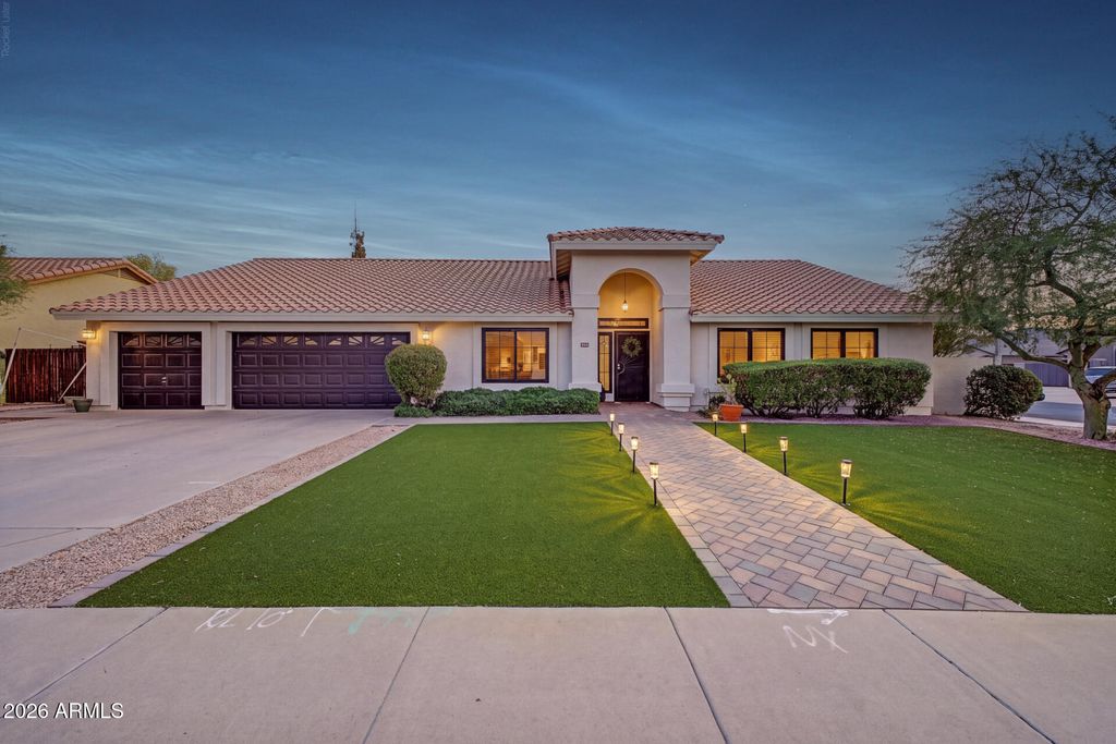 2833 E HERMOSA VISTA Drive, Mesa, AZ 85213 — exterior