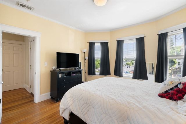 5 Breck Ave 3, Boston, MA 02135
