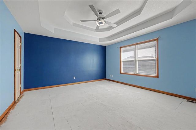 1225 SE 12TH Street, Lee's Summit, MO 64081