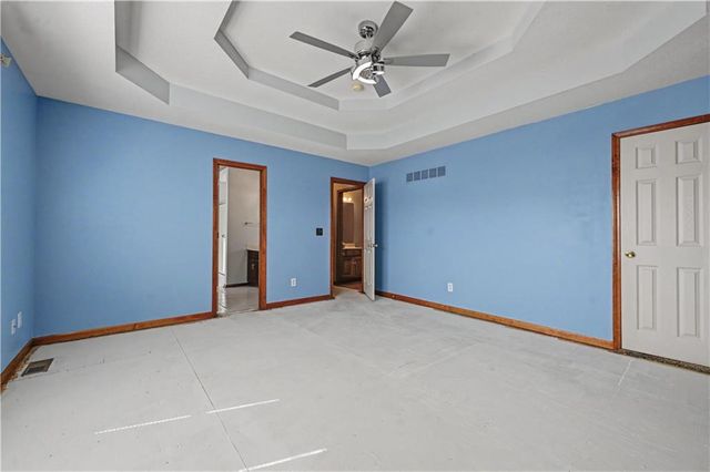 1225 SE 12TH Street, Lee's Summit, MO 64081