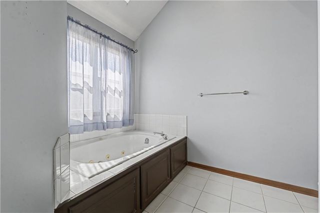 1225 SE 12TH Street, Lee's Summit, MO 64081