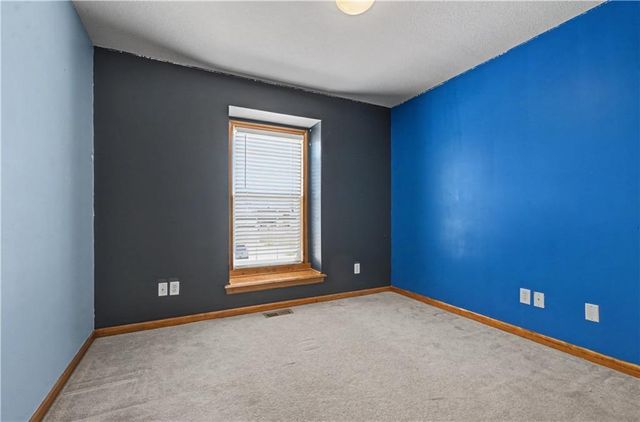 1225 SE 12TH Street, Lee's Summit, MO 64081