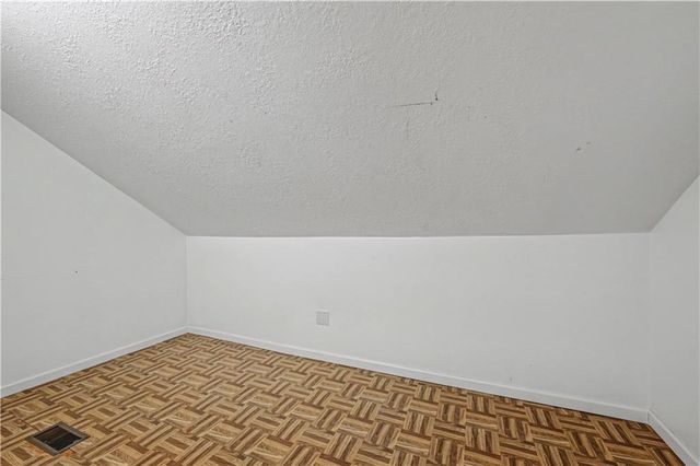 1225 SE 12TH Street, Lee's Summit, MO 64081