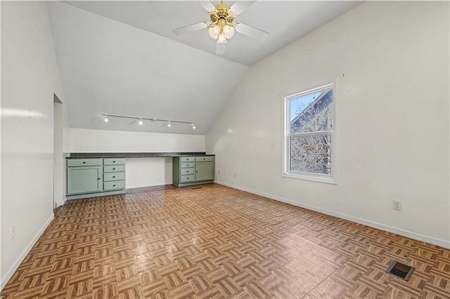 1225 SE 12TH Street, Lee's Summit, MO 64081