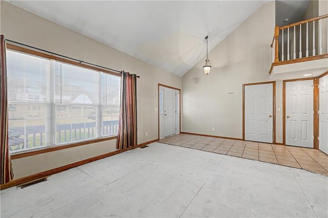 1225 SE 12TH Street, Lee's Summit, MO 64081