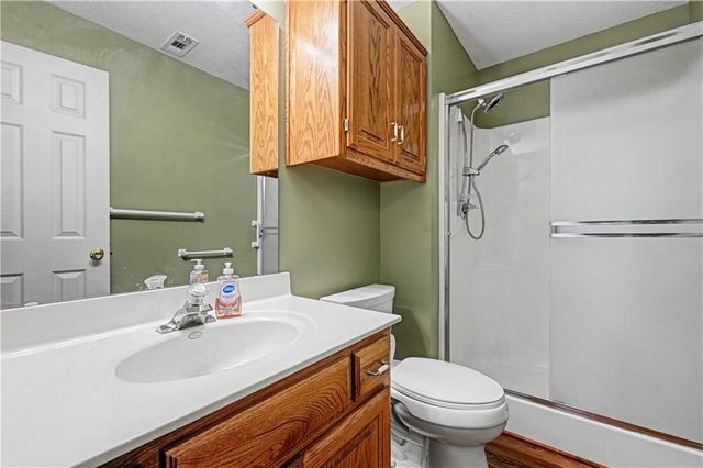 1225 SE 12TH Street, Lee's Summit, MO 64081