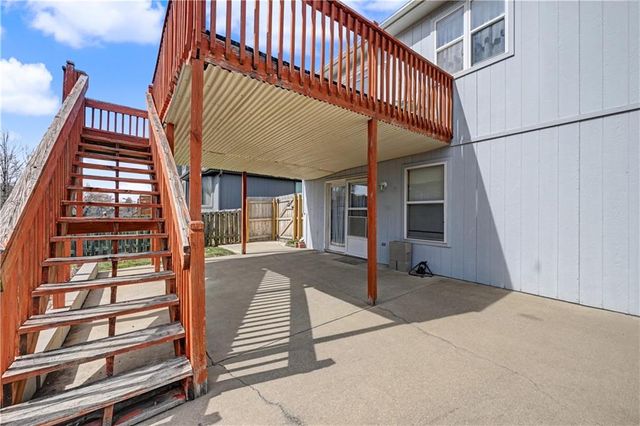 1225 SE 12TH Street, Lee's Summit, MO 64081