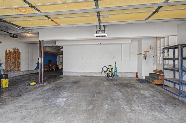 1225 SE 12TH Street, Lee's Summit, MO 64081