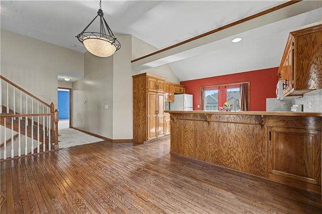 1225 SE 12TH Street, Lee's Summit, MO 64081