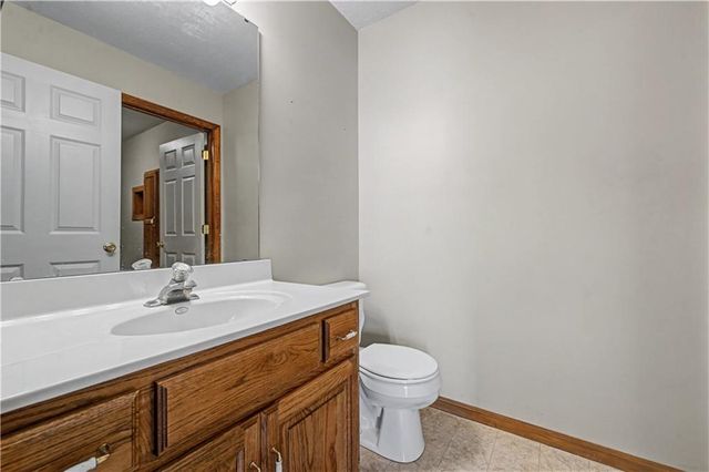 1225 SE 12TH Street, Lee's Summit, MO 64081