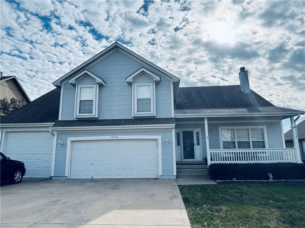 1225 SE 12TH Street, Lee's Summit, MO 64081